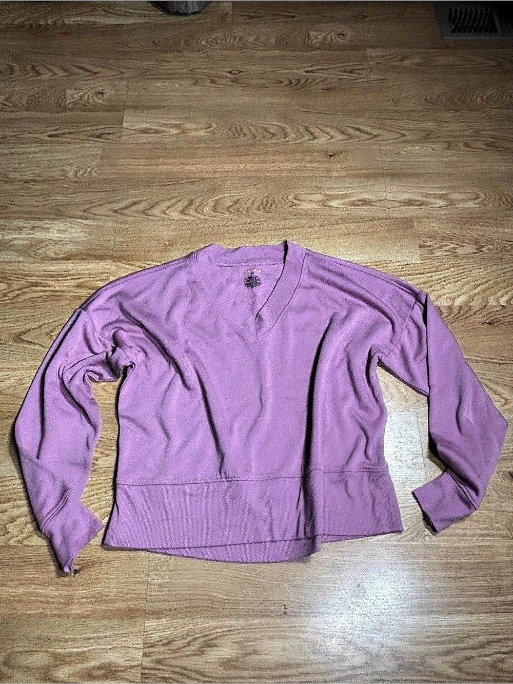 Tek Gear Purple V-Neck Sweatshirt Size Medium